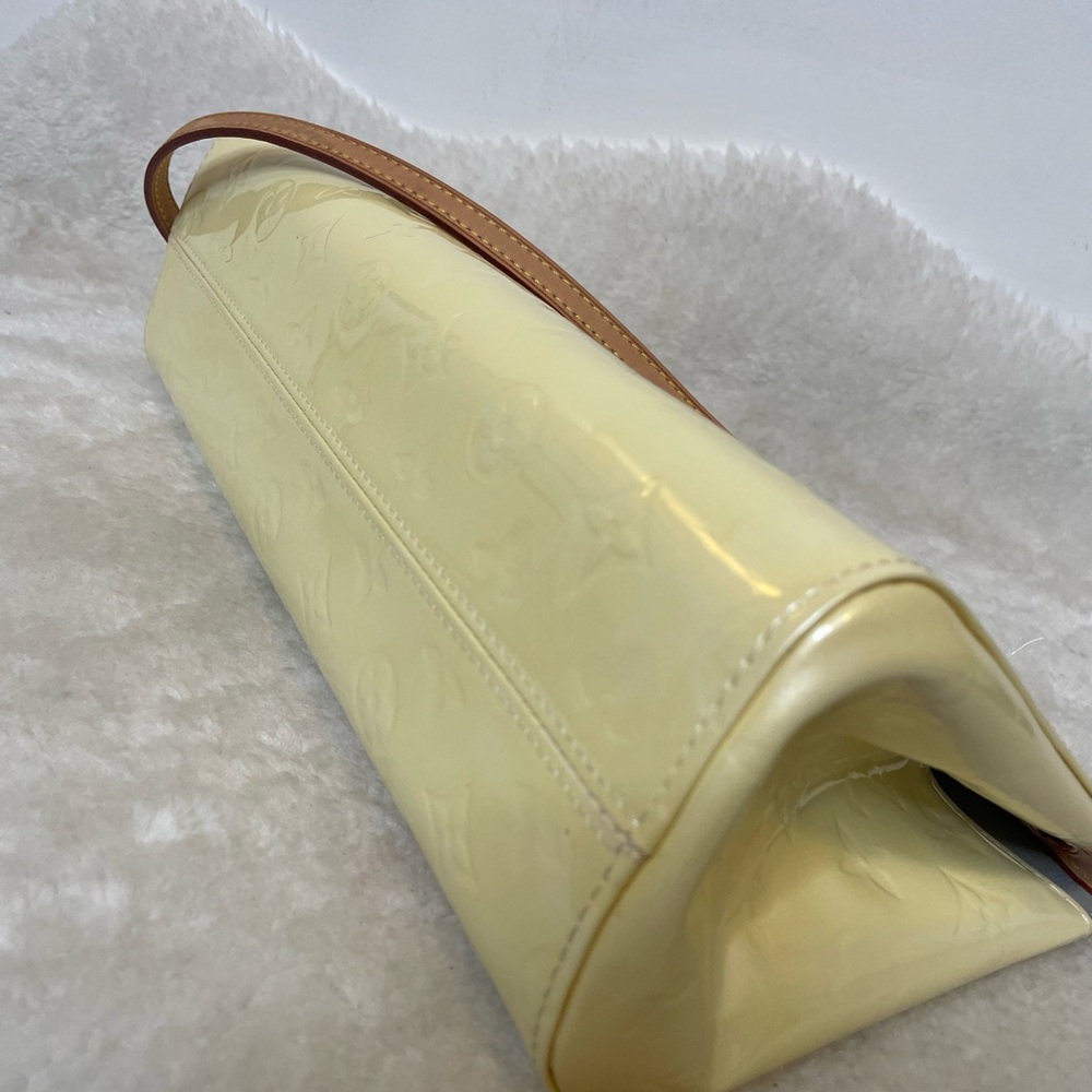 Louis Vuitton Cream and Tan Vernis - Picture 9 of 10